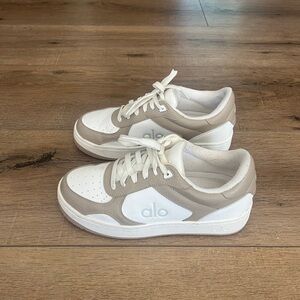 ALO Women's Recovery Mode Sneakers 6.5